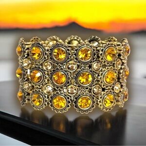 Vintage Style Topaz Stretch Bracelet